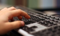 1260787_hand_on_keyboard