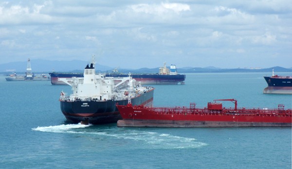 singapore near miss tanker collision