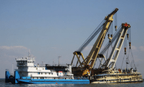 swamp-barge-crane