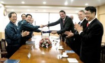 Signing ceremony at HHI. Photo: Wärtsilä