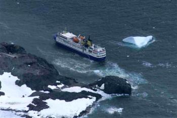 Ocean Nova aground in antarctica