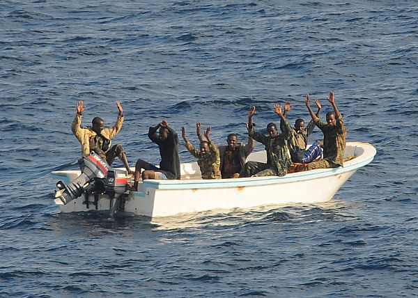 USS Vella Gulf captures seven supsected pirates in Gulf of Aden
