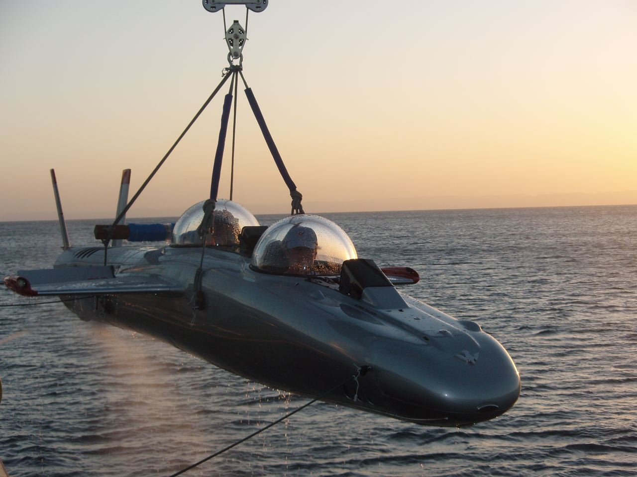 deep-ocean-submersible