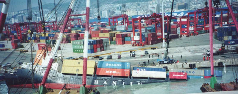Hanjin Container Ship Sinking at Pier