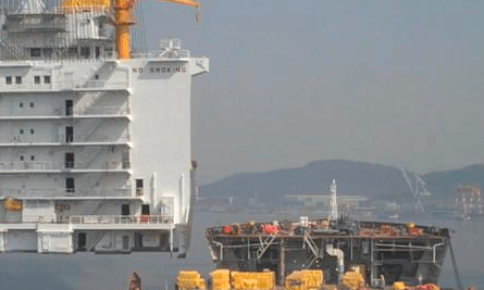 Shipyard Time-Lapse Video, The Mega-Ship And The Mega-Crane