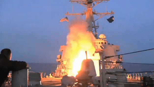 USS Stout launches Tomahawk missiles into Libya [VIDEO]