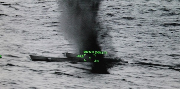 USS Lake Champlain Destroys Pirate Skiffs with 20MM Gatling Gun
