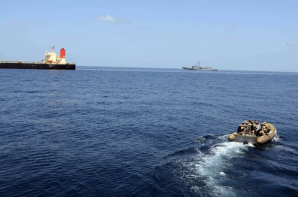 USS Bulkeley frees pirated ship (PHOTOS)