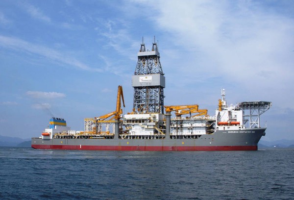 Transocean sets world water-depth drilling record in 10,194 ft of water