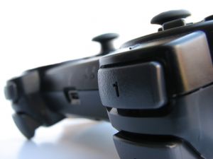 U.S. Navy turns to online gamers to fight piracy