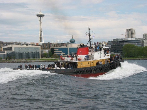 Crowley tug wins Seattle Maritime Festival tugboat race, raises money for children center
