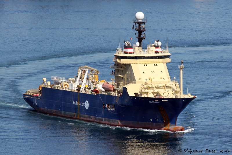 Cable Laying Ship ‘Ile de Sein’ Recovers Air France Flight 447 Voice Recorder