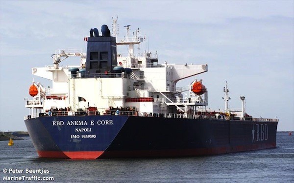 Pirates hijack tanker off Western Africa