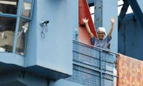 Shipyard Protest – Forget Occupy Wall Street And Take A Lesson From Ms. Kim