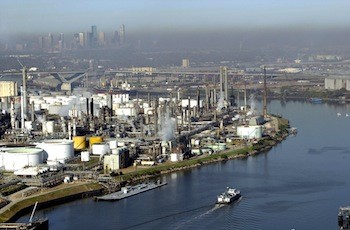 Diesel Spill Closes Section of Houston Ship Channel