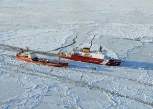 uscgc healy arctic icebreaker icebreaking bering sea renda escort