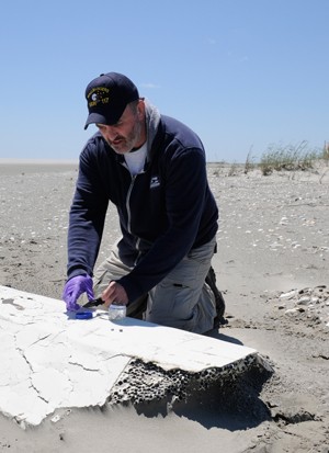 WHOI beach debris riser flotation deepwater horizon