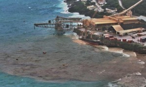 mv Tycoon Oil Slick - Christmas Island Australia