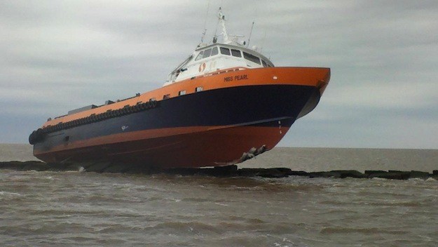 Crew Boat Runs Aground Near Houston, Injuries and Spill Reported