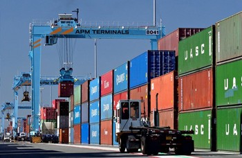 port elizabeth new jersey shipping terminal containers