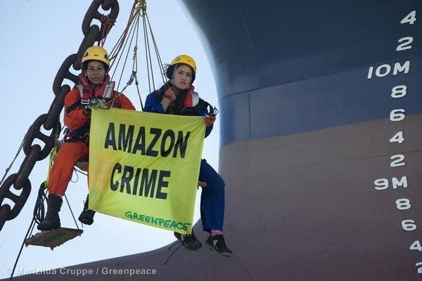 Greenpeace Protestors Sideline U.S.-Bound Bulk Carrier in Brazil