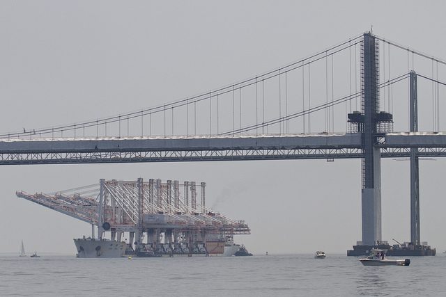 Ship Photos of The Day: Massive Cranes Navigate Baltimore Bridges