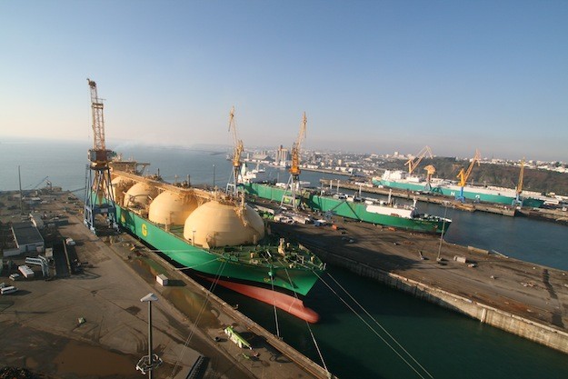 Ship(yard) Photo of The Day – LNG Carriers in Dry Dock