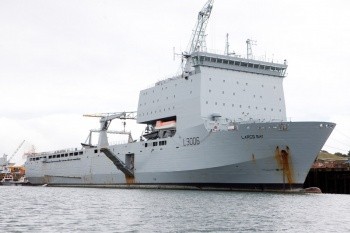 HMAS -Choules ex RFA Largs Bay