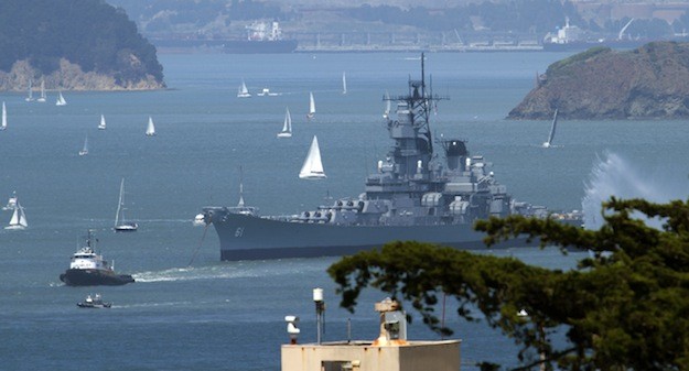 Ship Photos of The Day – USS Iowa Makes Her Final Journey