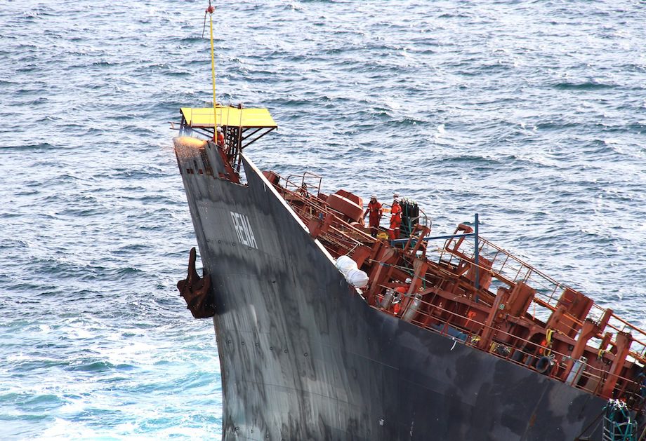 MV Rena Wreckage – On Deck With The Resolve Salvage Team [Photos and Video]