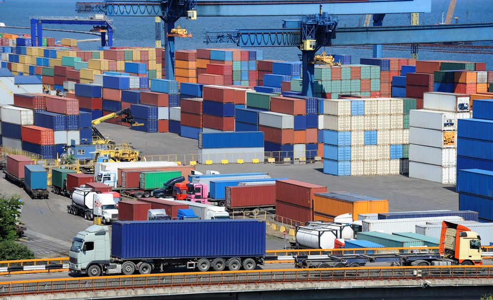 Longshoremen, East Coast Ports Employers Agree to Talk Out Differences