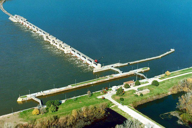 1990 aerial photo of Lock and Dam 18 on the Mississippi River, New Boston, Illinois.