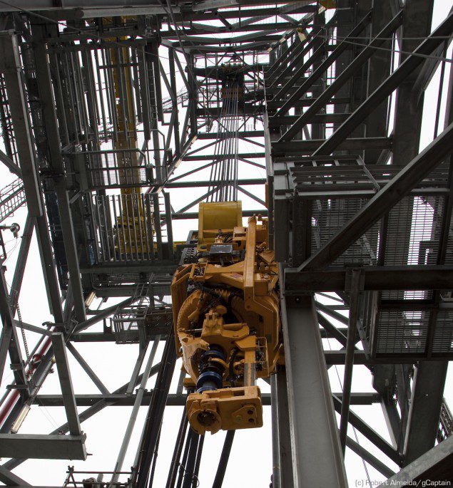 Looking up the derrick on a jackup. (c) R.Almeida/gCaptain