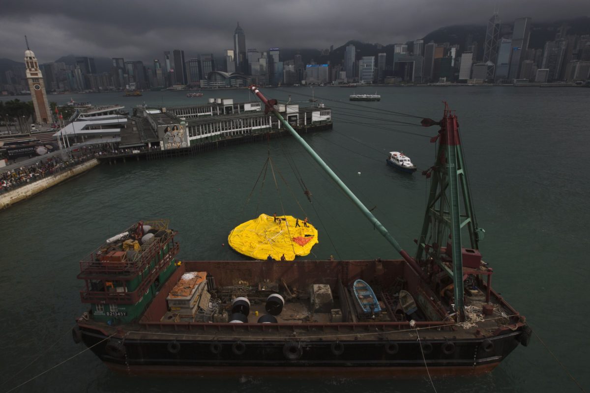 Ship Photos of The Day: Giant Rubber Duck Arrives in Hong Kong [UPDATE!]