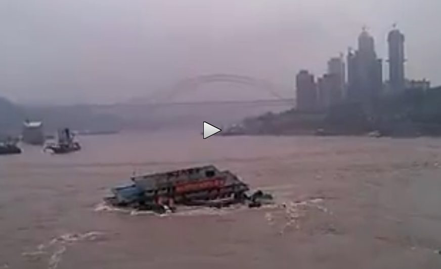 Scary Scene in China as Barge Capsizes on Yangtze River, Five Missing [VIDEO]