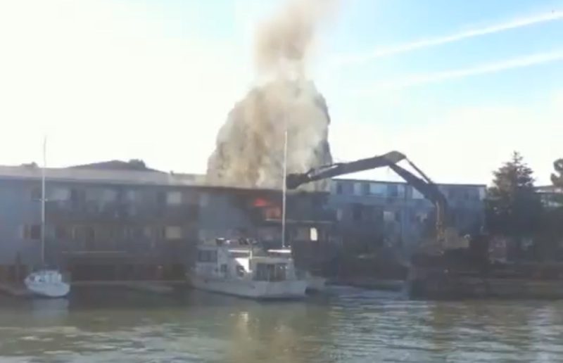 WATCH: Quick-Thinking Tug and Barge Crew Extinguish Apartment Fire