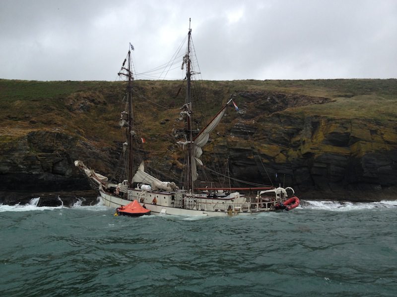 30 Rescued From Sinking Tall Ship Along Irish Coast [PHOTOS and VIDEO]