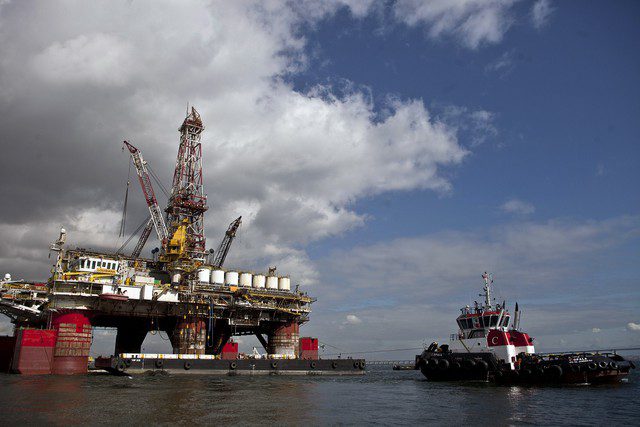 China Bids For World’s Largest Deepwater Oil Field