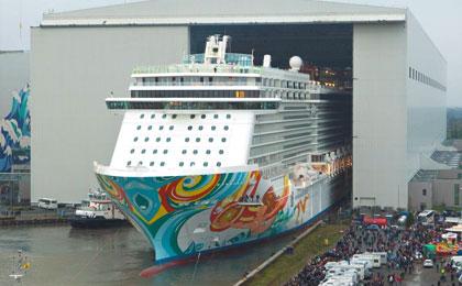 Meyer Werft Floats Out Norwegian Getaway [VIDEO]