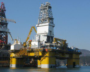 Semi-submersible Drilling Rig Sinks at DSME [INCIDENT PHOTOS]