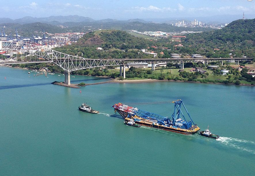 PHOTOS: ‘Left Coast Lifter’ Transits Panama Canal