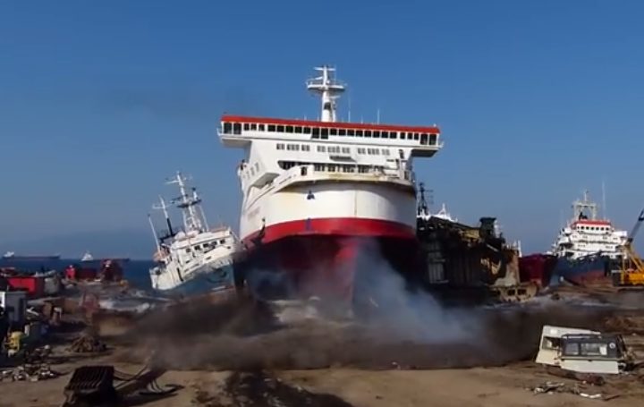 Turkey Aliaga Ship demolishing yard
