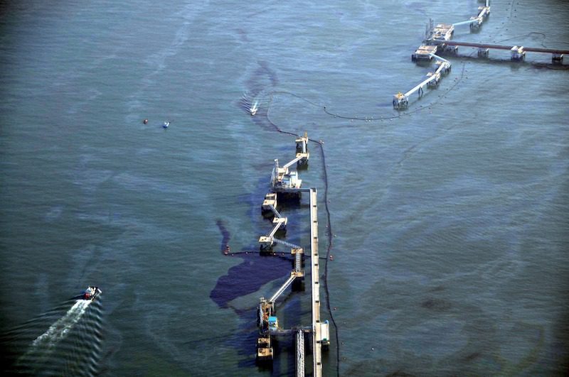 South Korea Cleans Up After VLCC Strikes Oil Pipeline