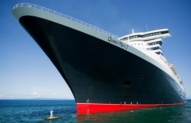 Amazing Photos Show True Scale of Queen Mary 2 Ocean Liner