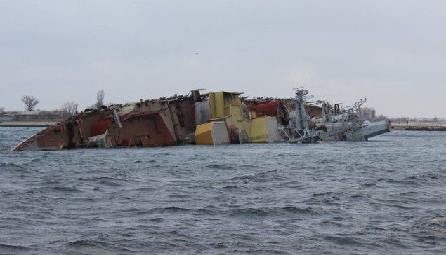 russian-warship-sunk-off-crimea