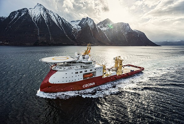 Ulstein Delivers ‘Polar Onyx’ Offshore Construction Vessel