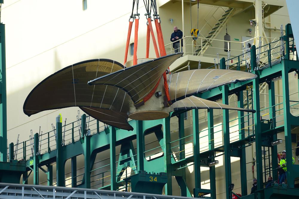 PHOTOS: Loading the World’s Largest Containership Propeller