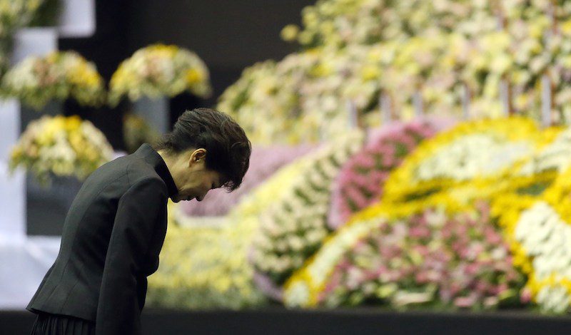 South Korea President Apologizes Over Ferry Disaster