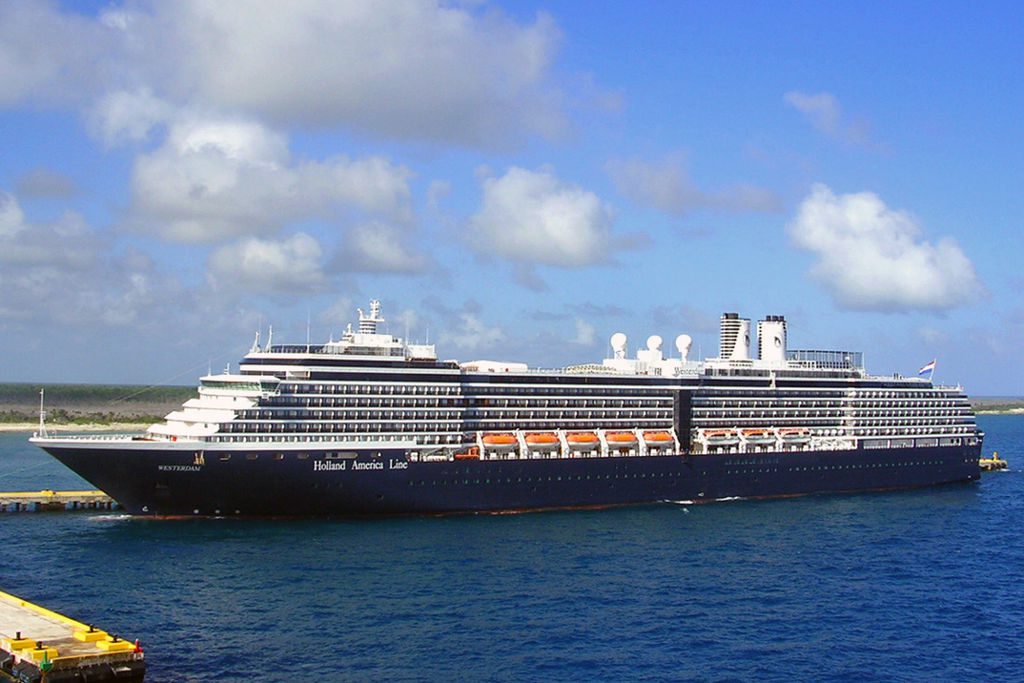 Boiler Room Fire Forces Cruise Ship Back to Port