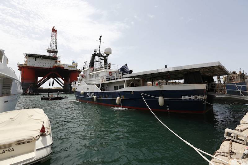 Philanthropist Couple Setting Up Private Migrant Rescue Service in Mediterranean
